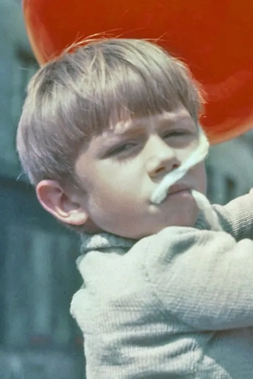 Pascal Lamorisse interpretando a Self