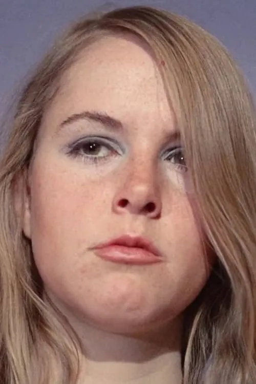 Pat Happel interpretando a Ronnie Archer