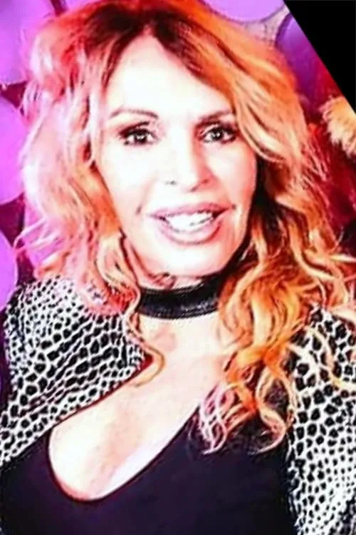 Pata Villanueva interpretando a