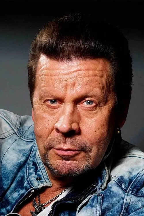 Pate Mustajärvi en su biografía y filmografía