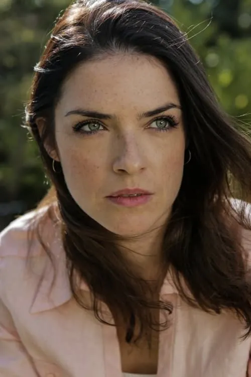 Patricia Sluka interpretando a Xenia