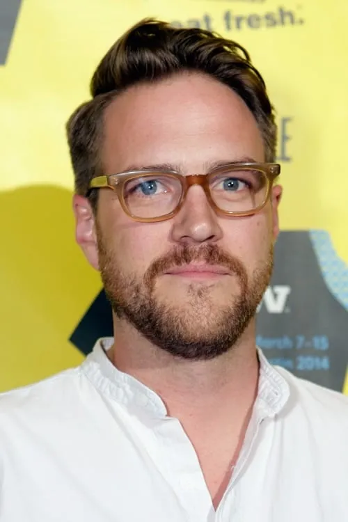 Patrick Brice interpretando a Aaron Franklin