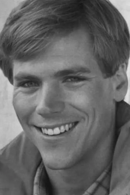 Patrick Houser interpretando a (Segment