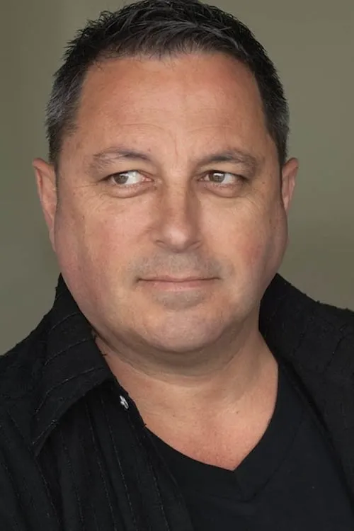 Simbarashe Matshe ha trabajado con Patrick Kuhtze en 1 ocasiones