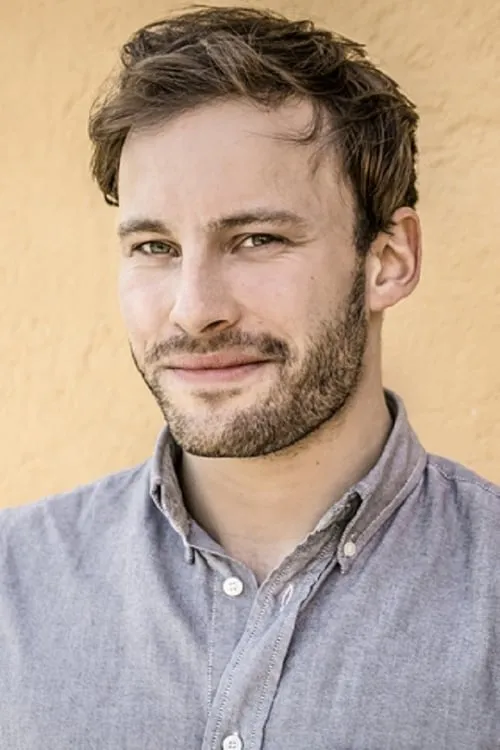 Patrick Nellessen — personaje: Leonhard Eder