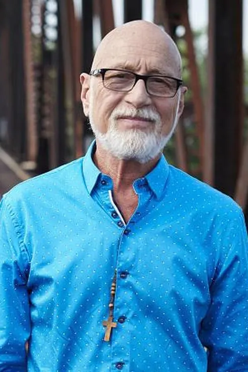 Patrick Norman — personaje: Self