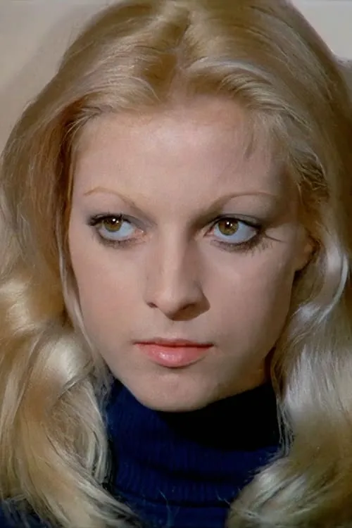 Patrizia Viotti interpretando a Danielle Duprey