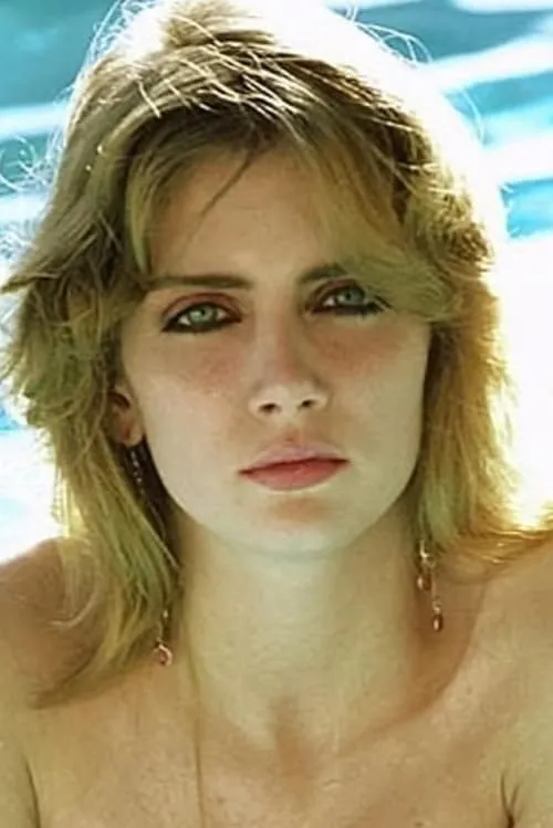 Patty Mullen interpretando a Judy LaRue / Kiki LaRue