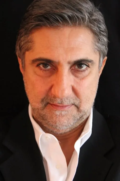 Lincoln Ward ha trabajado con Paul Batah en 1 ocasiones