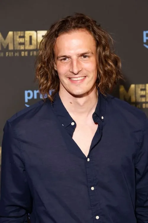 Smaïl Bouabdellah ha trabajado con Paul de Saint Sernin en 1 ocasiones