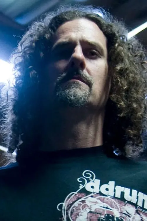 Paul Mazurkiewicz, Jr. interpretando a Himself / Drums