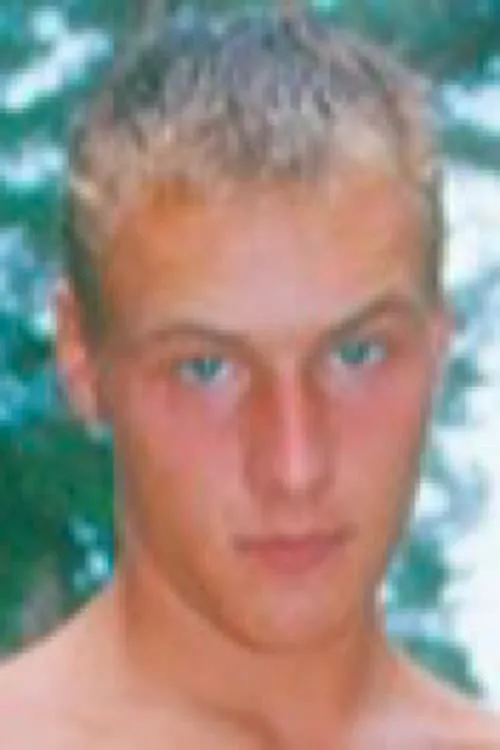 Aaron Hawke ha trabajado con Paul Robbins en 9 ocasiones