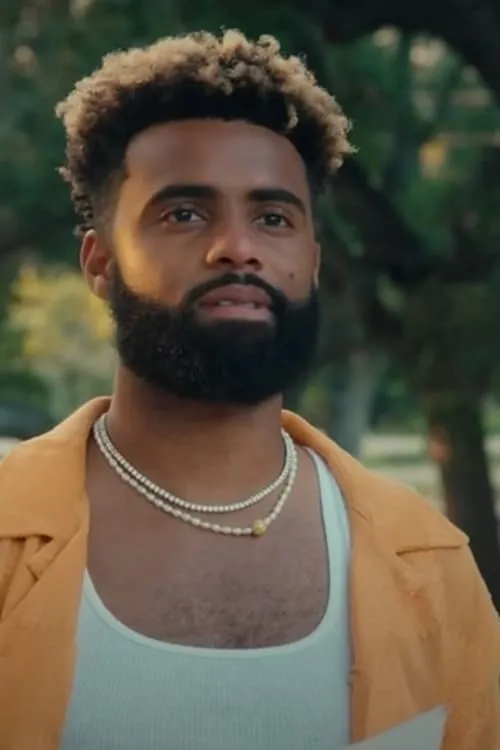 Dixie D'Amelio ha trabajado con Paul Russell en 1 ocasiones