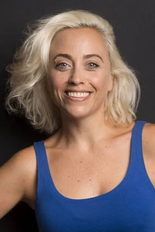 Paula García Sabio interpretando a Denise