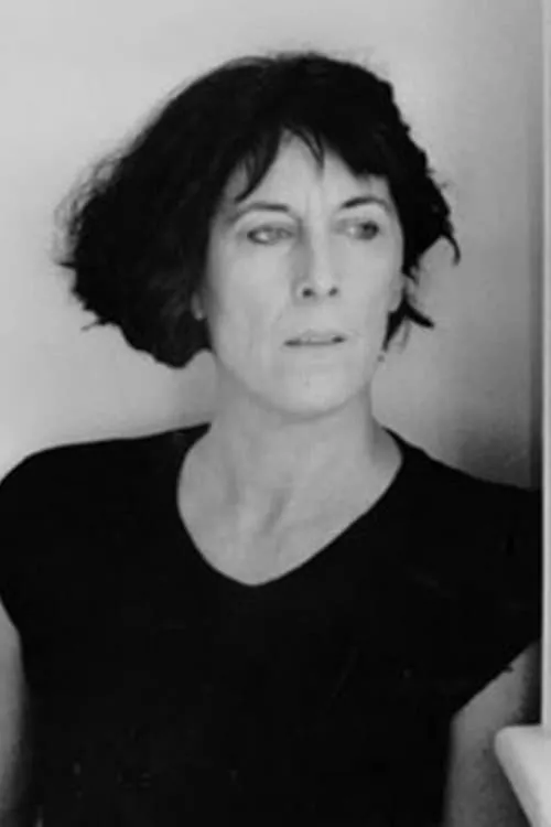 Pauline Melville interpretando a Curator