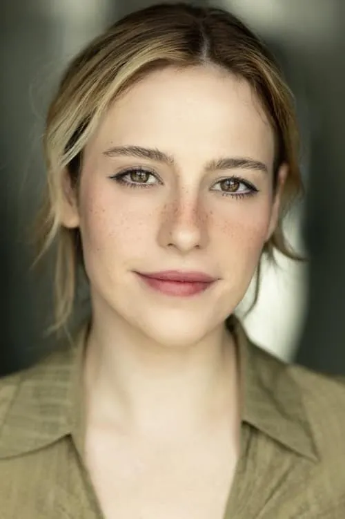 Aislinn Sands ha trabajado con Pauline Vovelle en 1 ocasiones