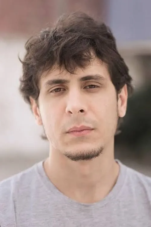 Paulo César Freire interpretando a 