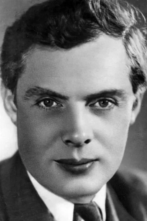 Mikail Mikaylov ha trabajado con Павел Кадочников en 1 ocasiones