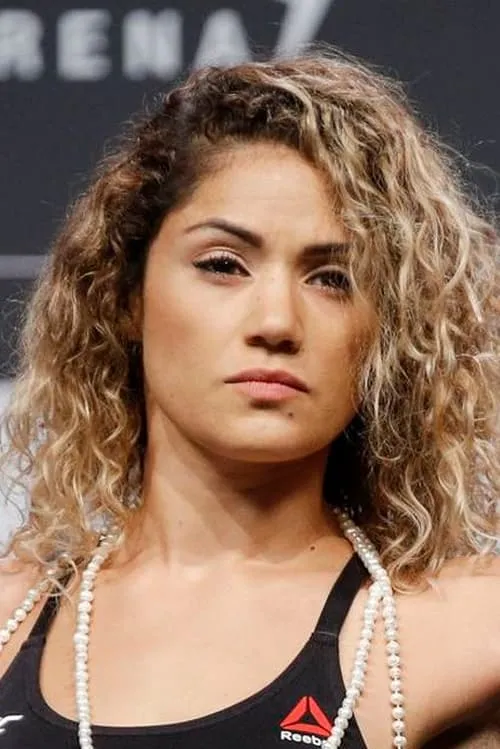 Pearl Gonzalez interpretando a Self