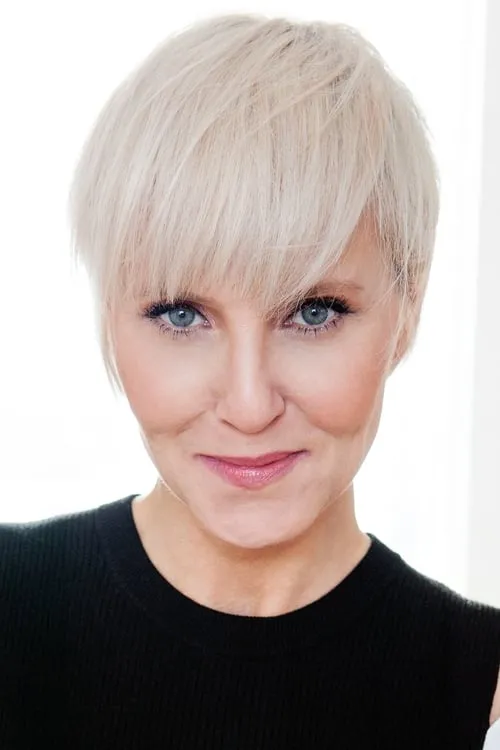 Pénélope McQuade — personaje: Self - Host