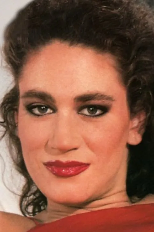 Julian Lewis Jones ha trabajado con Penny Lane en 2 ocasiones