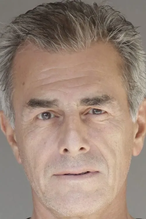 Per-Henrik Arvidius interpretando a Voice of Thor / Chief