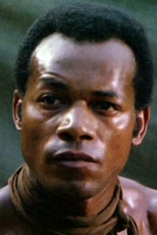 Percy Hogan interpretando a Mandingo