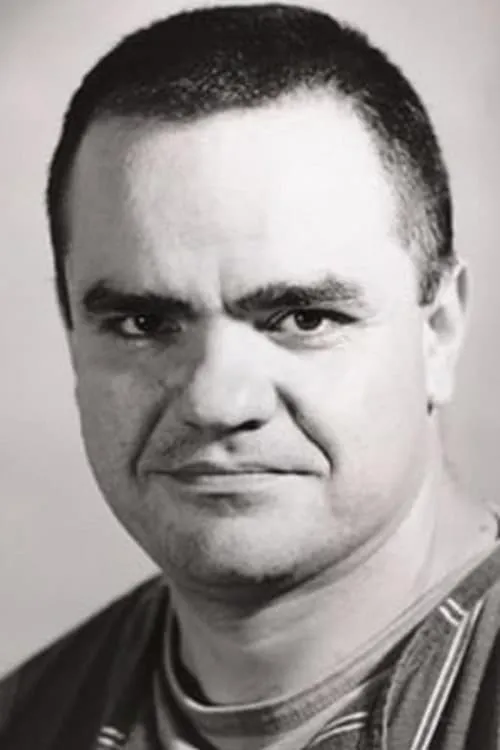 Mark Fucile ha trabajado con Pericles Lewnes en 1 ocasiones