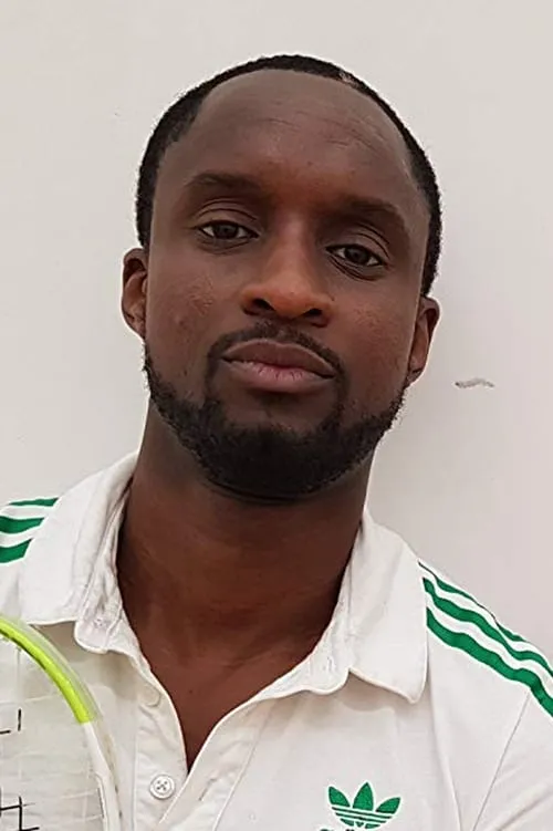 Peter Bankolé interpretando a Daniel