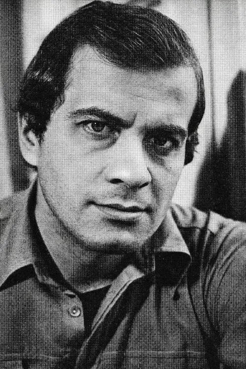 Péter Dobai interpretando a Képviselõ