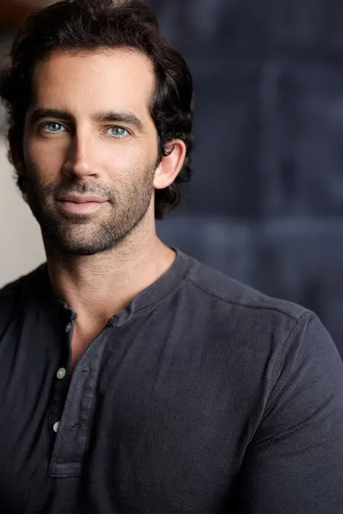 Peter Hodge — personaje: Troy