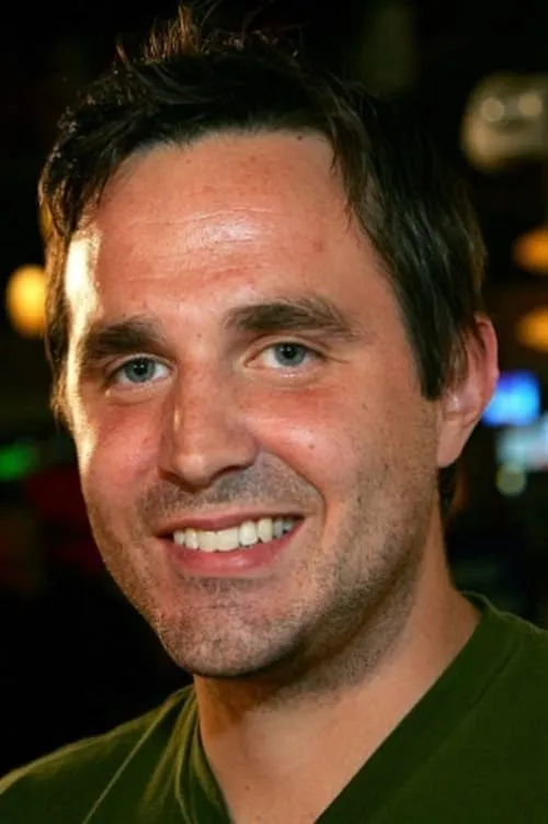 Peter Karinen interpretando a Rich