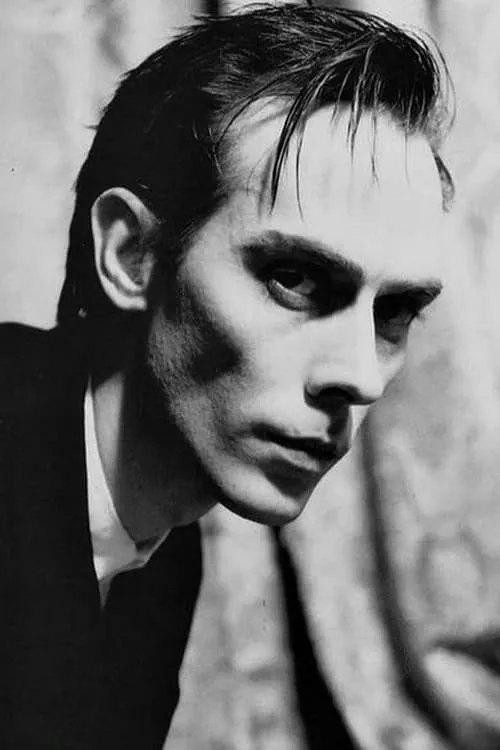 David J ha trabajado con Peter Murphy en 2 ocasiones