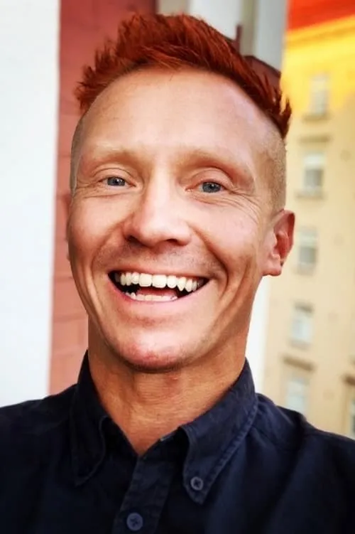 Peter Pihlström interpretando a Kari