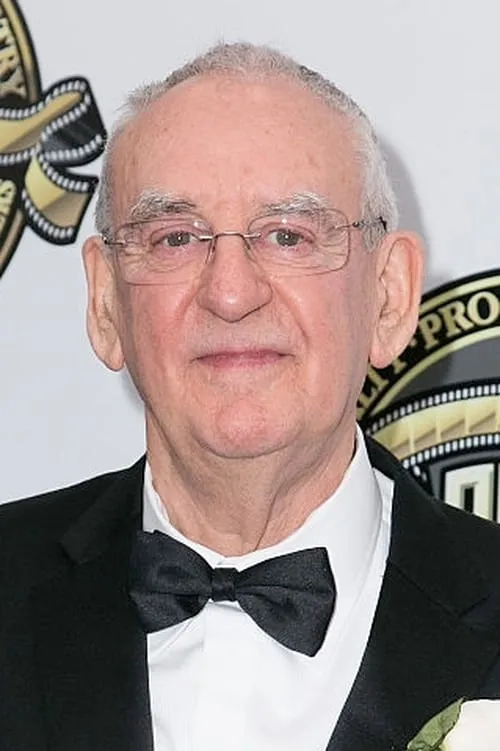 Phil Meheux interpretando a Himself