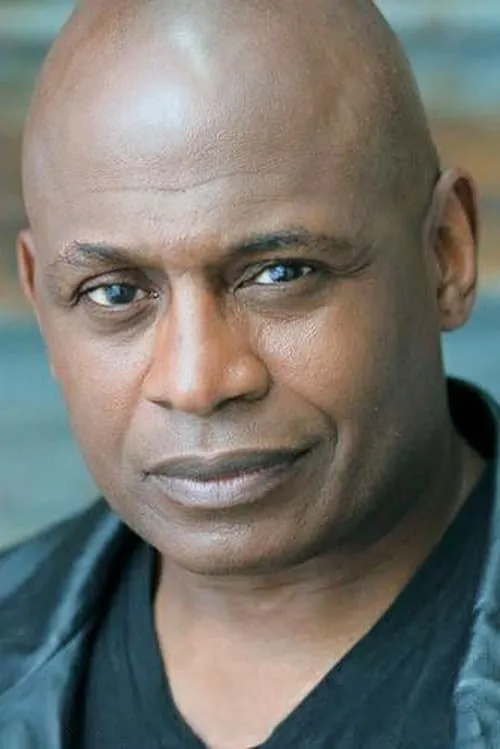 Phillip Edward Van Lear interpretando a Fraser C. Robinson