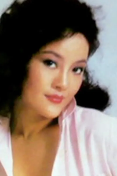 Phoenix Chu interpretando a (archive footage)