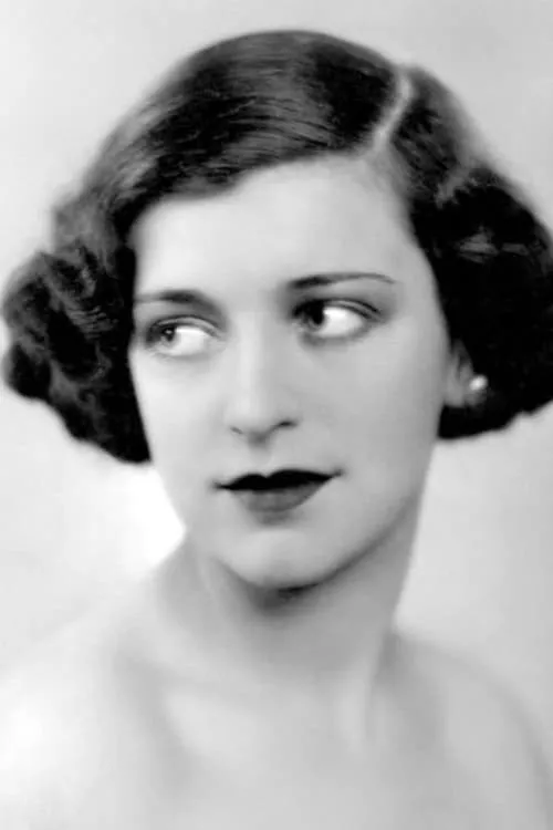 Phyllis Konstam interpretando a Sadie Bannister