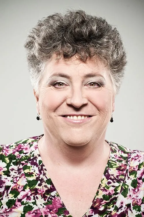 Pía Uribelarrea interpretando a Prima Tere