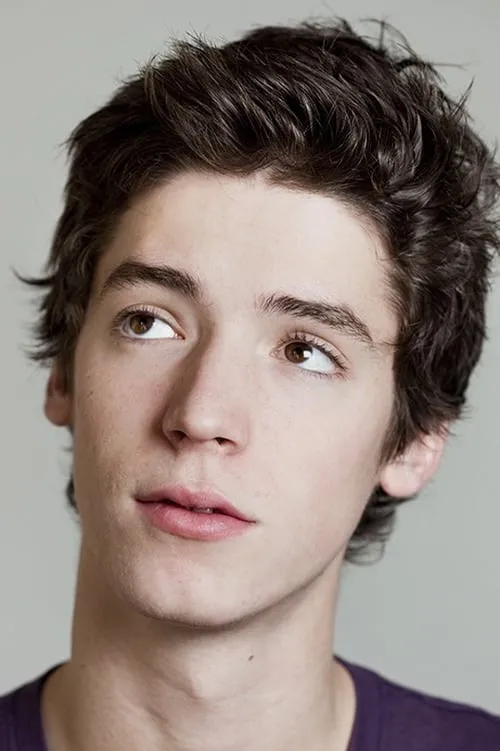 Pico Alexander interpretando a Sonny Cottler