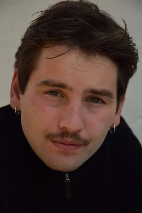 Pietro Giuliano interpretando a