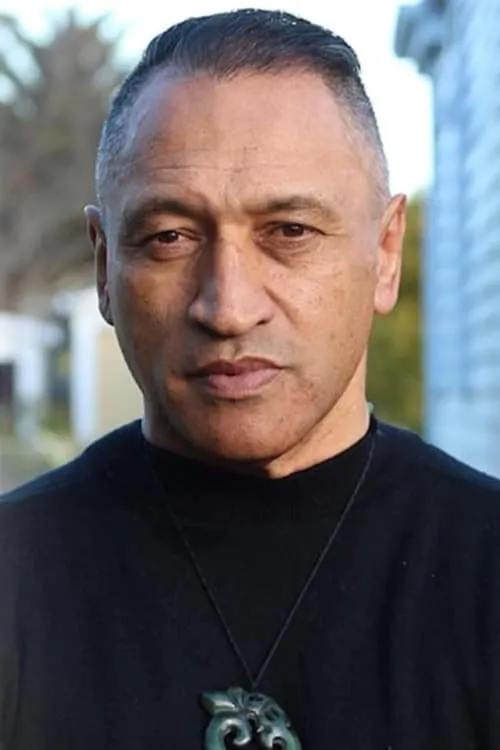 Piripi Waretini interpretando a Jeru