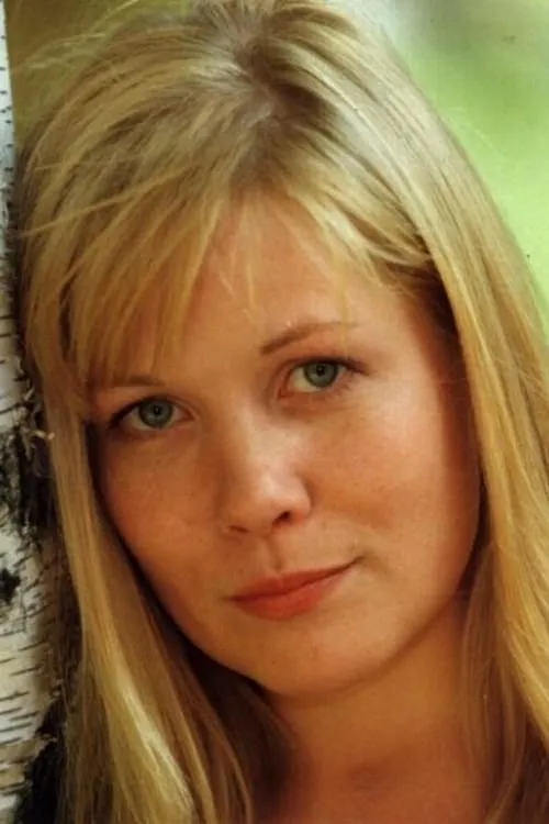 Pirjo Lankinen interpretando a Saara