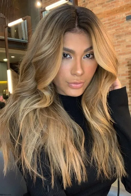 Clara Moneke ha trabajado con Pocah en 1 ocasiones