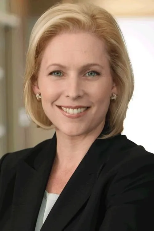 Polly Noonan interpretando a Sally