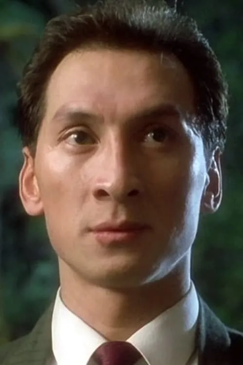 Pomson Shi interpretando a 