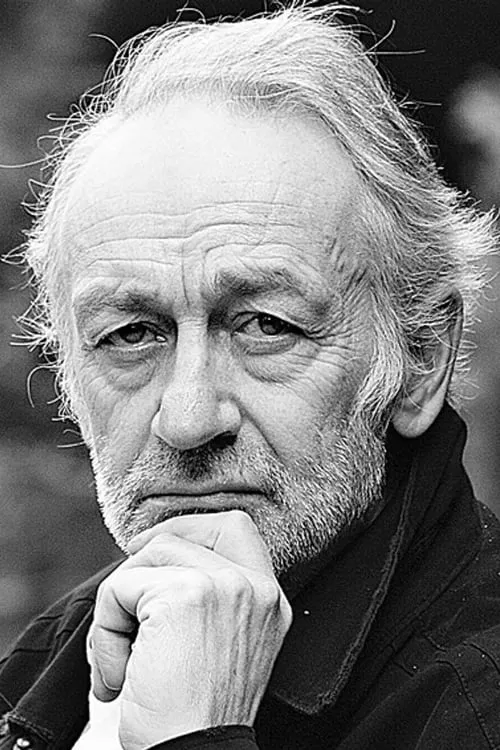 Przemysław Gintrowski interpretando a lesniczy Leon