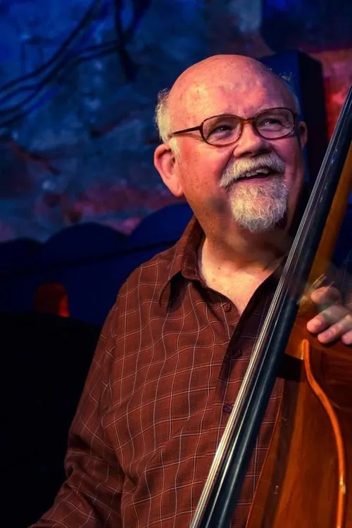 Lola Larson ha trabajado con Putter Smith en 2 ocasiones