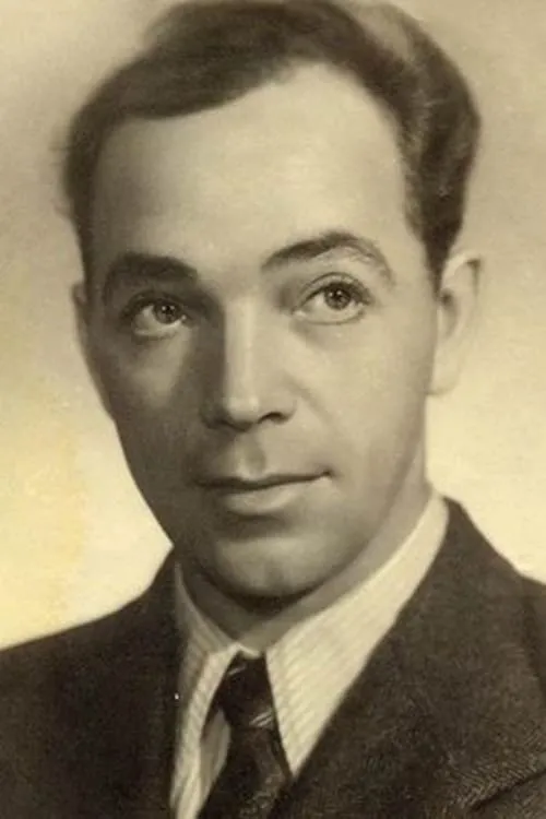 Pyotr Aleynikov interpretando a 