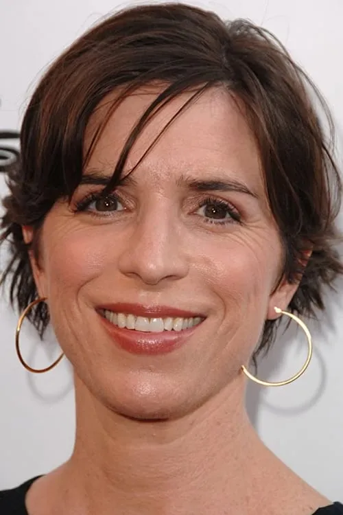 Quinn Cummings interpretando a Peggy Halston